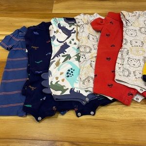11 gently worn short sleeve onsies 6 months